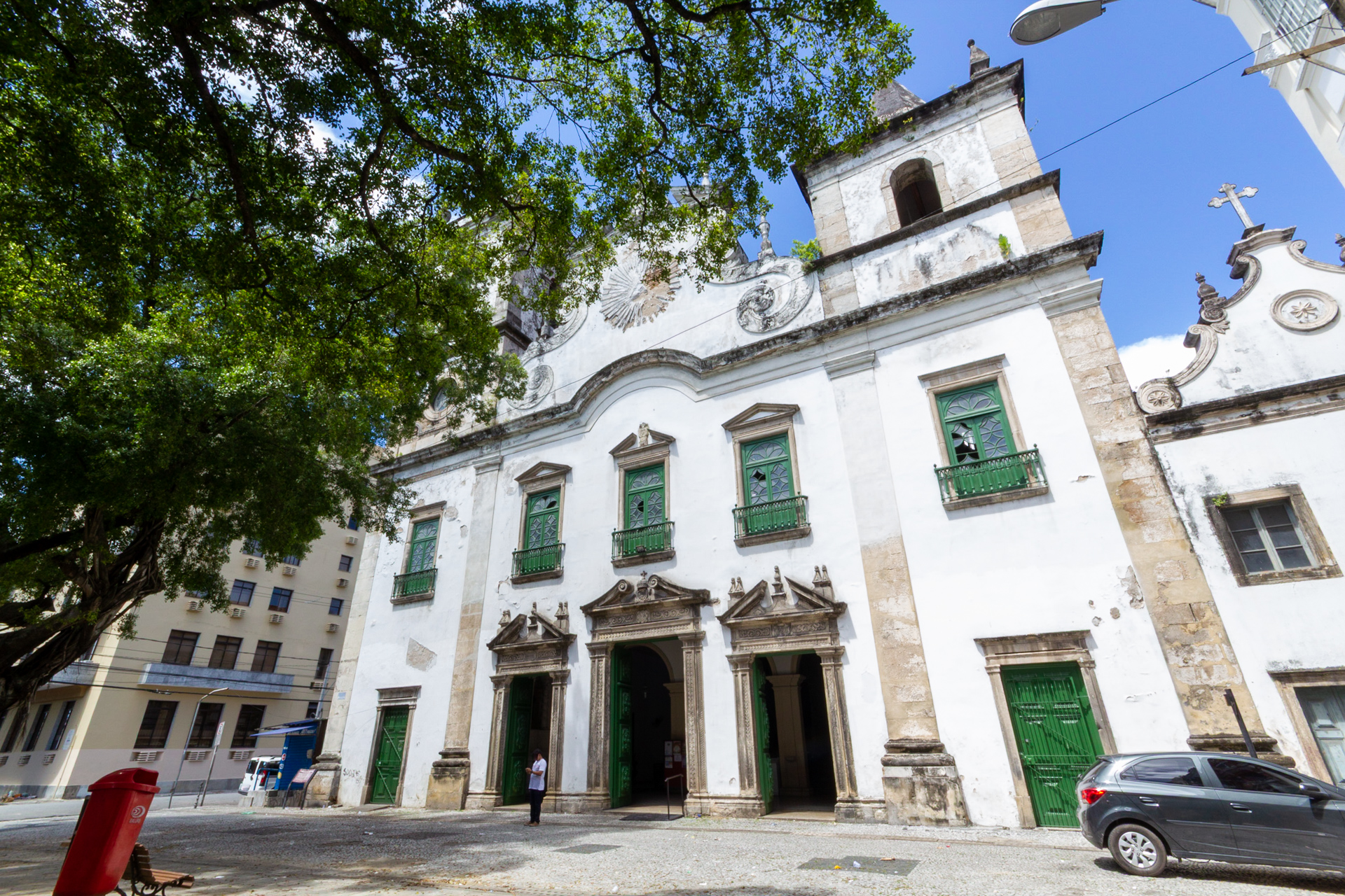 Fachada da igrejas Divino Espirito Santo.