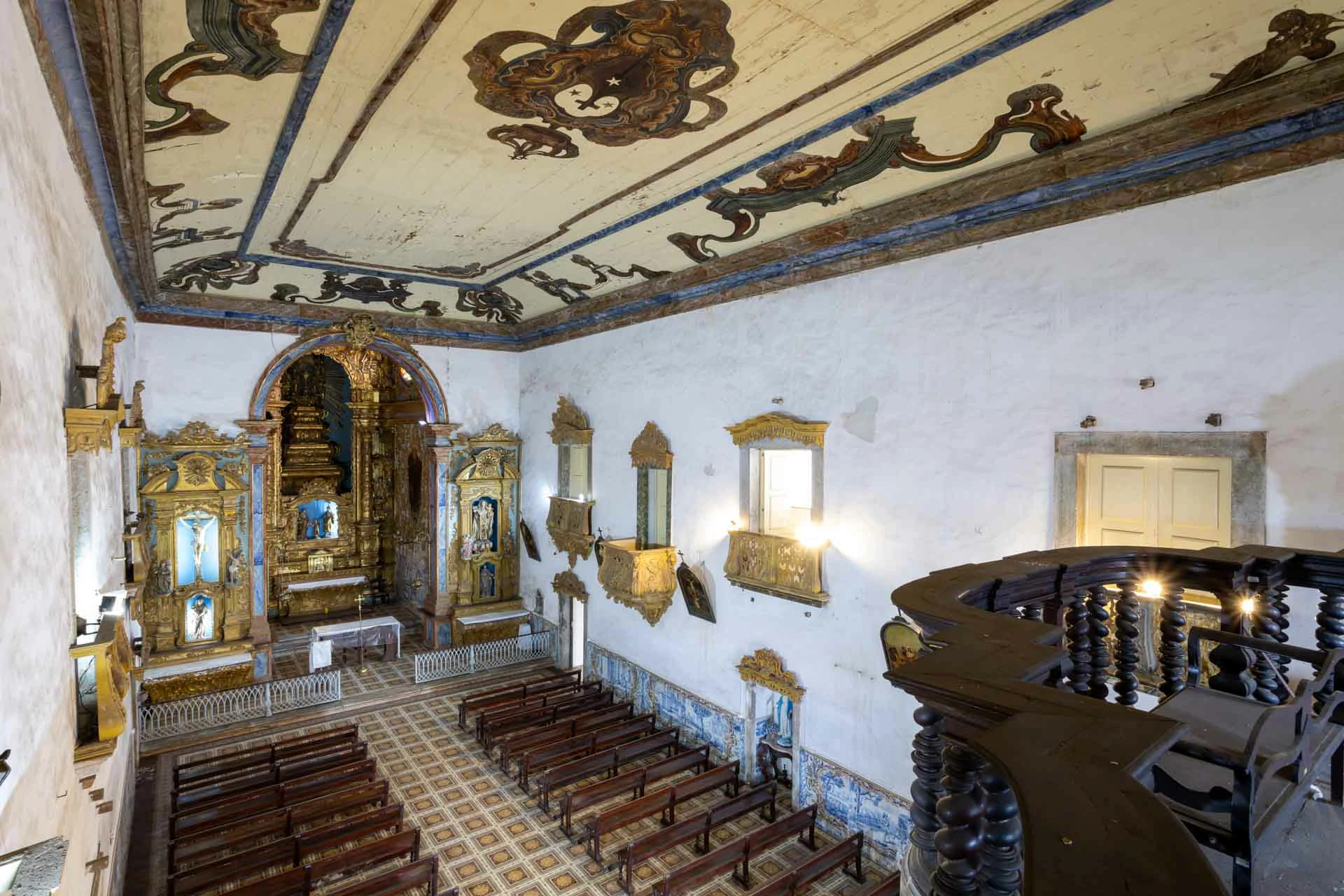 Vista da Nave da Igreja de Nossa Senhora do Desterro, pelo coro da igreja